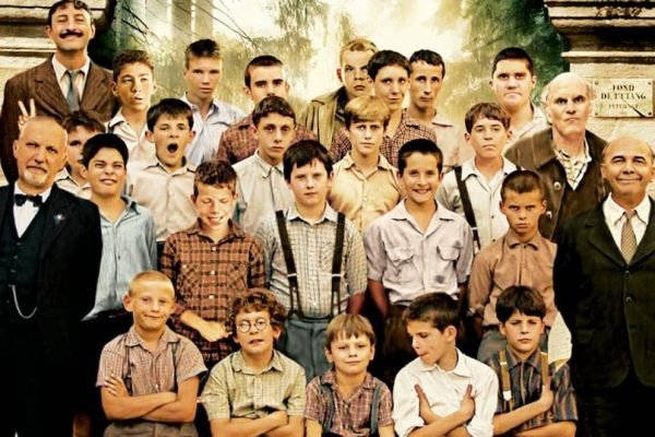 Resumen de la película Los Chicos del Coro: La magia de la música y la superación personal