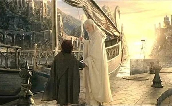 ¿Por qué Frodo se va con los elfos al final del Señor de los Anillos?