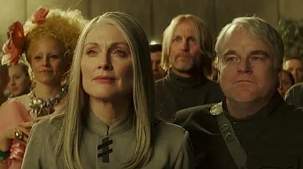 julianne-moore-philip-seymour-hoffman-mockingjay-part-2-lg